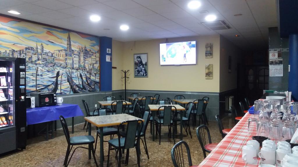 Hostal Venecia II Monzón Eksteriør billede